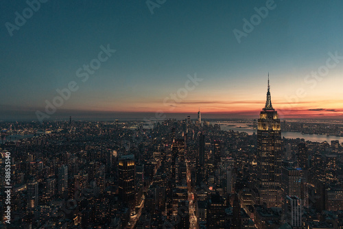 sunset from the top of nyc © Gustavo