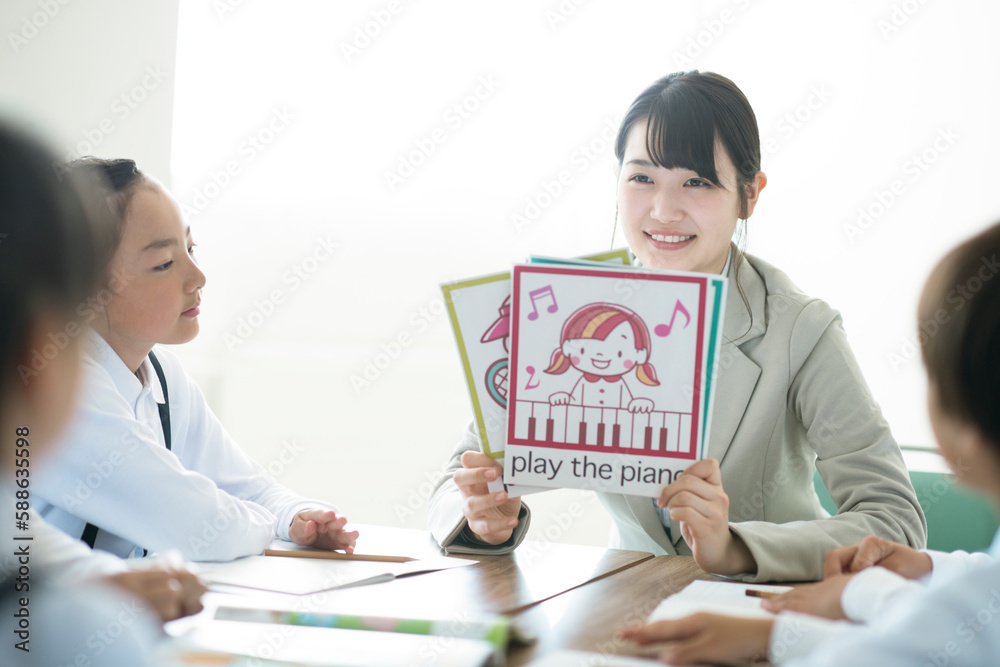 小学生に英語を教える先生 小学生に英語を教える先生