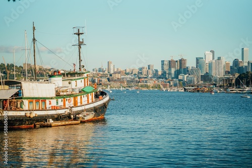 Boat on Union Lake, Seattle © King_schwab/Wirestock Creators
