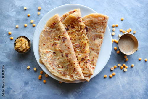 Bilde på lerret Puran Poli is an Indian sweet flatbread stuffed with chana dal, jaggery, ghee and cardamom and is usually eaten at Holi or Gudi Padva festival