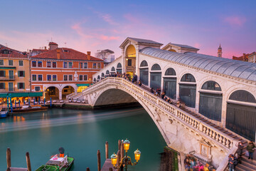 Plexiglas schilderij Rialtobrug Rialtobrug en boten op Canal Grande  © SeanPavonePhoto