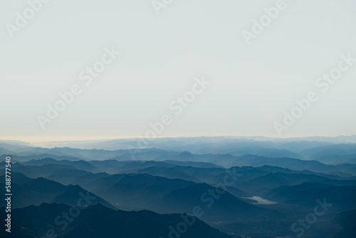 Berglandschaft aus dem Flugzeug aufgenommen 