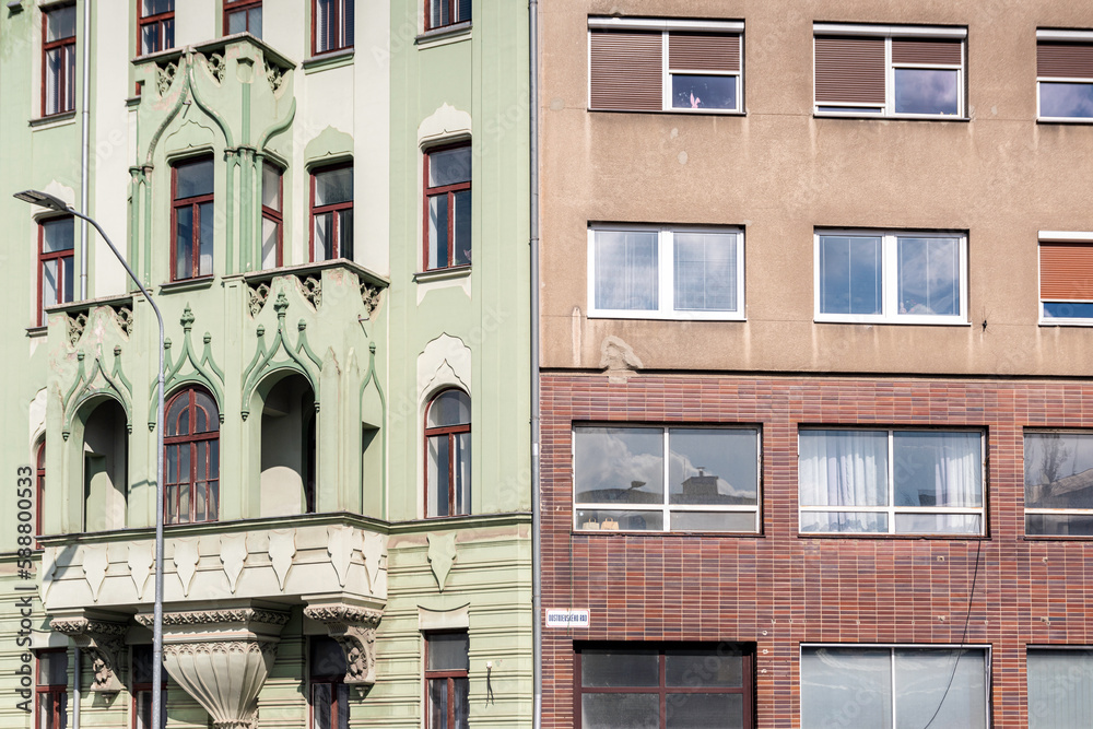 Ταπετσαρία old and new architecture around the streets of slovakias capital city, bratislav