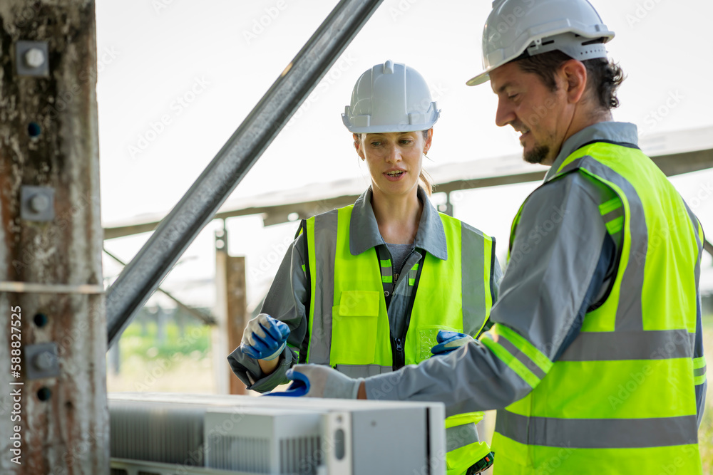 Electrical engineer on solar farm with large structure Check maintain rehearse damaged parts from use in order to produce electricity with maximum efficiency throughout its service life professionally Electrical engineer on solar farm with large structure Check maintain rehearse damaged parts from use in order to produce electricity with maximum efficiency throughout its service life professionally
