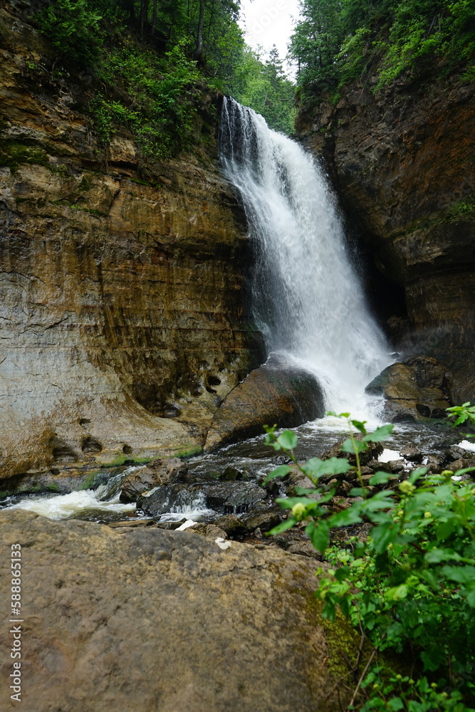Fototapeta premium The Painted Rocks in Hiawatha Michigan