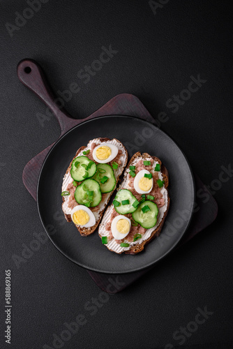 Delicious sandwiches consisting of grilled toast, canned tuna, cream cheese