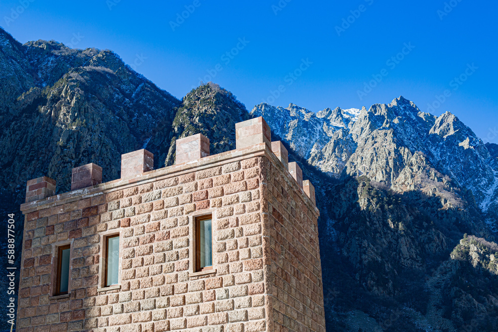 Fototapeta premium castle in the mountains