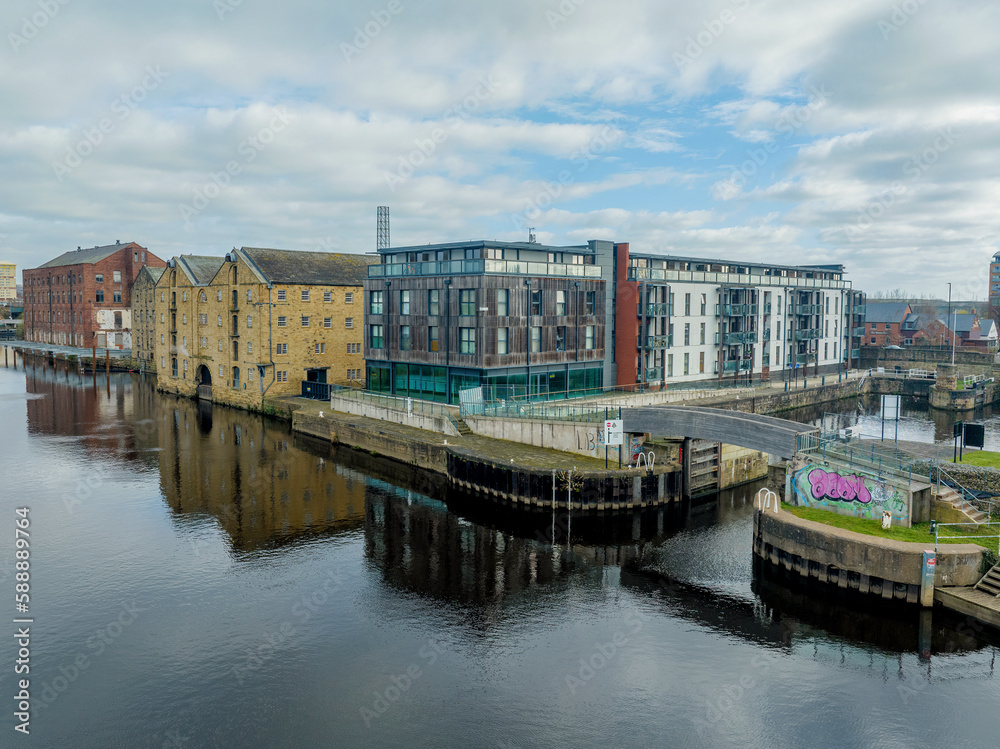 Wakefield river calder, docklands, City Centre West Yorkshire. City of Wakefield showing the Hepworth Gallery, River Calder and Chantry Bridge Aerial View