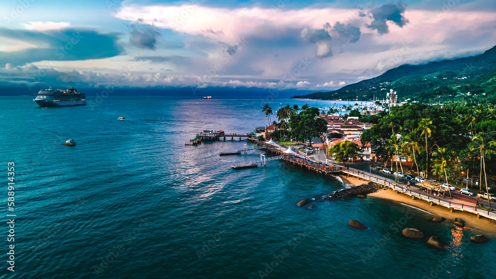 Ilha Oceano Atlântico Paisagem Ilhabela São Paulo MSC Cruzeiro Navio Cargueiro Porto São Sebastião Balsa Céu Mar Navegação Navegar Transporte Aquatico Litoral Férias Viagem Viajar Turismo Drone Aéreo 