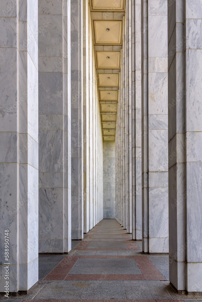 Obraz premium Diminishing Perspective, Washington DC, architecture background