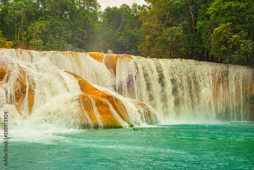 Cascada de agua azul chiapas