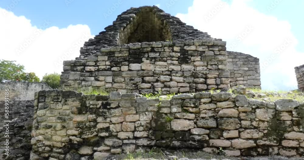 Detail of the Acropolis, Kohunlich Maya site - Quintana Roo, Mexico Detail of the Acropolis, Kohunlich Maya site - Quintana Roo, Mexico