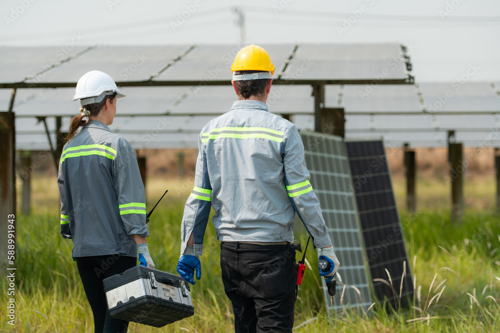 Team of engineers and technicians Must repair the solar panels according to the daily inspection schedule. To keep repairing and checking the efficiency of the solar cell panels Team of engineers and technicians Must repair the solar panels according to the daily inspection schedule. To keep repairing and checking the efficiency of the solar cell panels