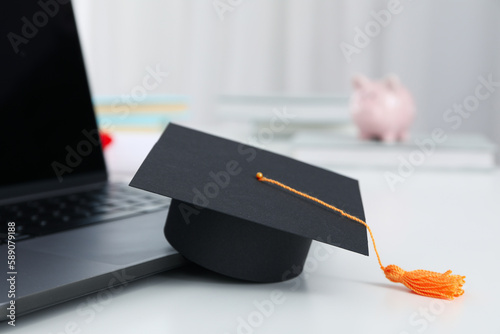 Obraz na plátně Graduation in high school and university concept