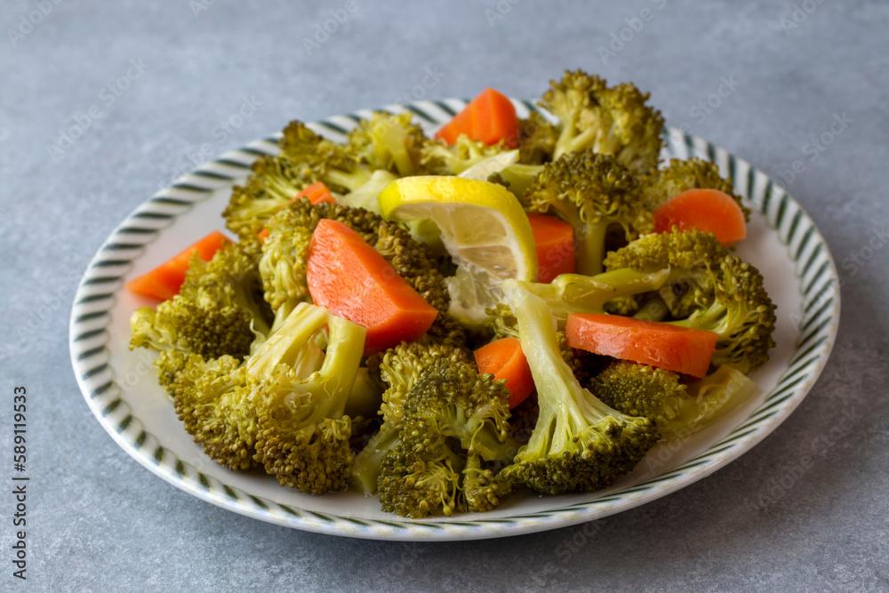 Mix of boiled vegetables. Broccoli, carrots, cauliflower. Steamed vegetables for dietary low-calorie diet. Mix of boiled vegetables. Broccoli, carrots, cauliflower. Steamed vegetables for dietary low-calorie diet.
