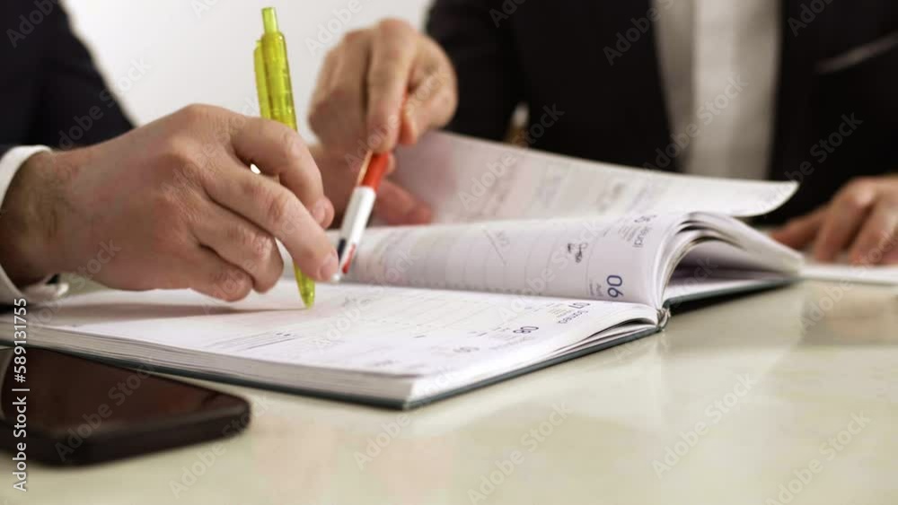 agenda, rendez-vous, planification, planifier, noter, affaires, homme d'affaires, main, bureau, document, écriture, papier, gens, réunion, gros plan, travaillant, travail, personne, administration, ac