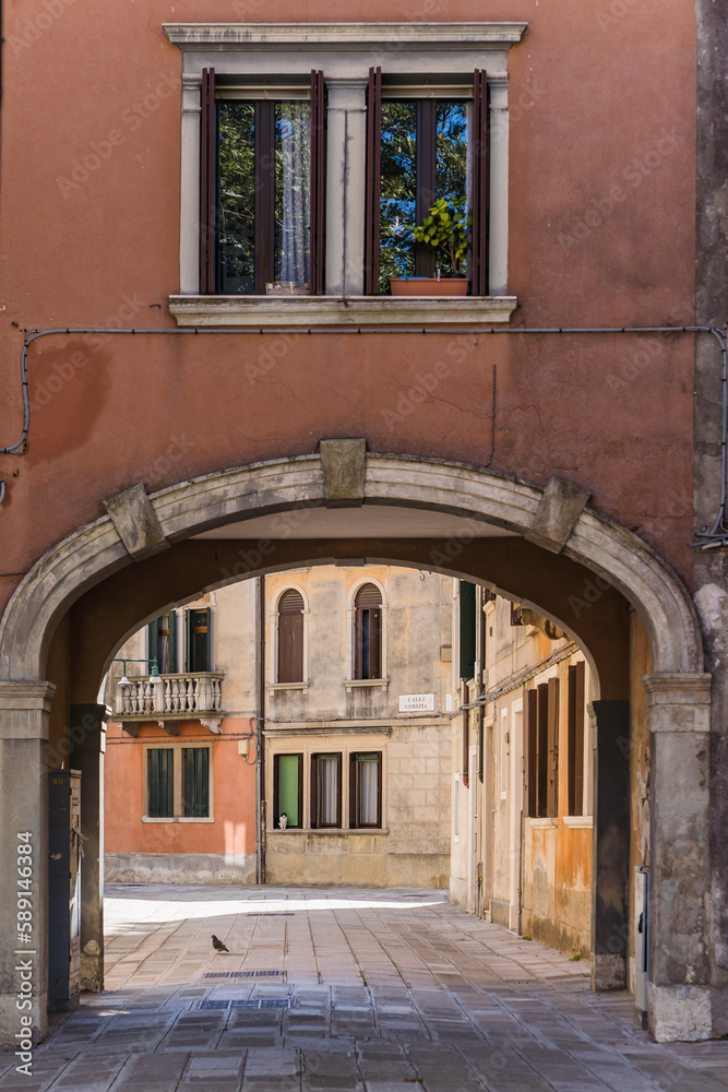 photo of a passageway in Venice, Italy
