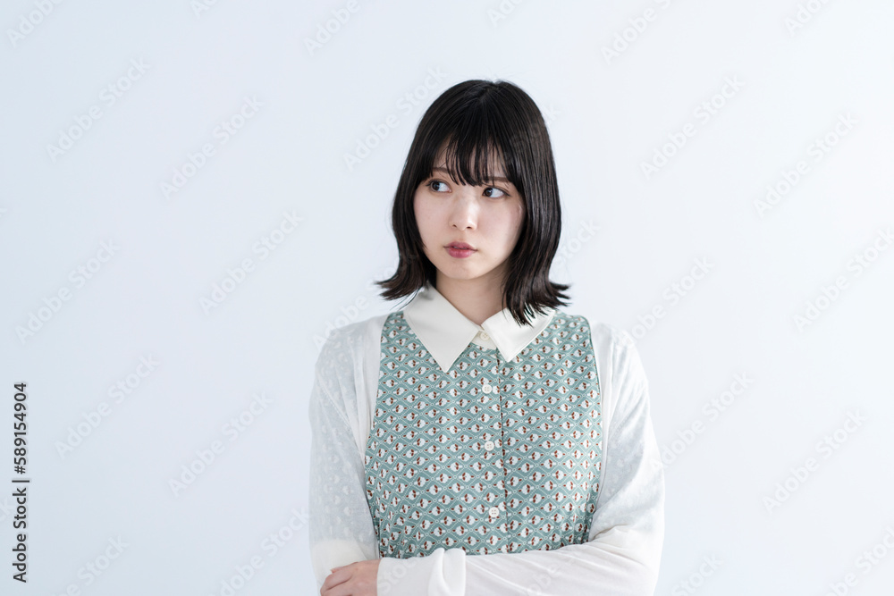 ショートヘアの女性 ショートヘアの女性