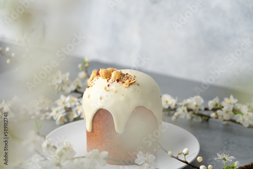 Obraz na plátne Traditional Easter cake with nuts on gray background