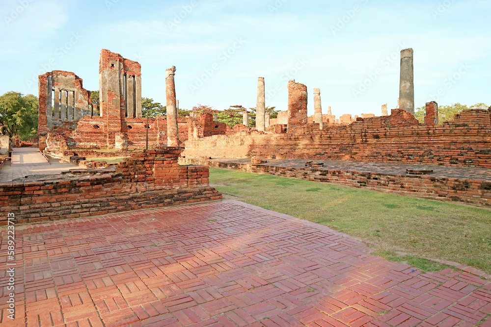 Stunning Historic Ruins of Wat Phra Si Sanphet and the Royal Palace in the Evening Sunlight, Ayutthaya, Thailand