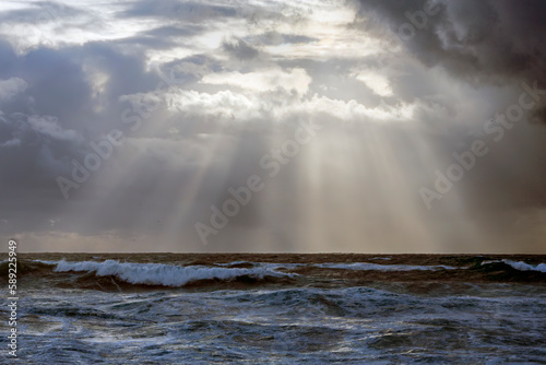 Cloudy seascape with sunbeams © Zacarias da Mata