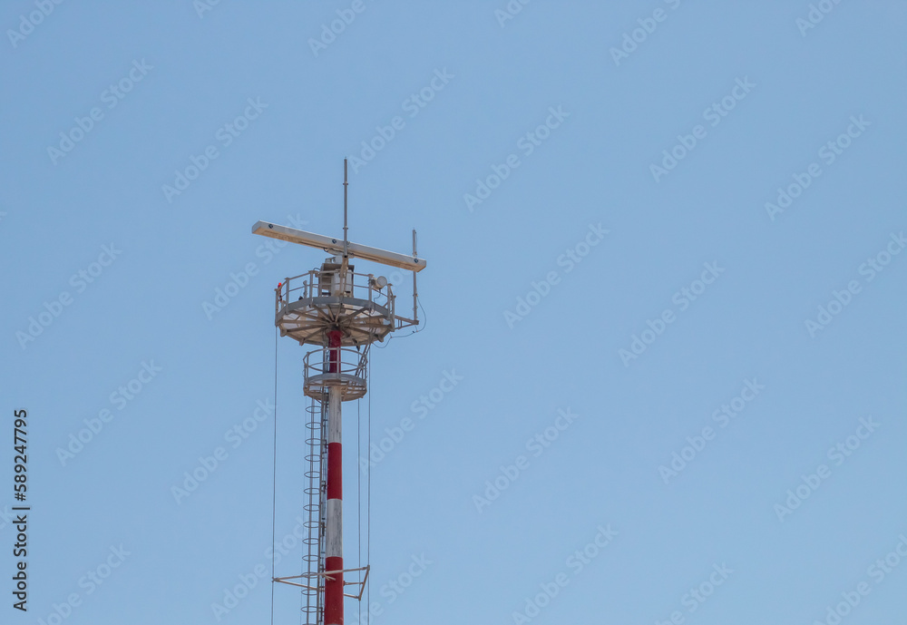 Antena De Telecomunicaciones Situada En El Cabo De Palascia Otranto Italia Moderno Y Potente