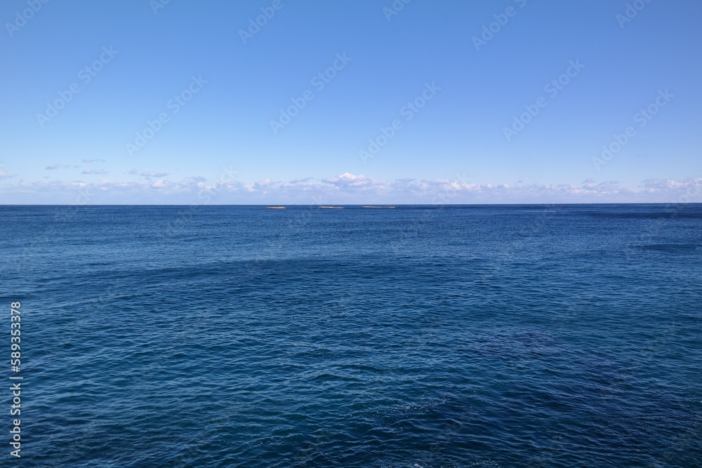 The wide open horizon, sea and sky