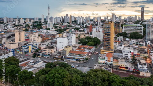 Fotografia aérea de área urbana de Cuiabá, capital do Mato Grosso