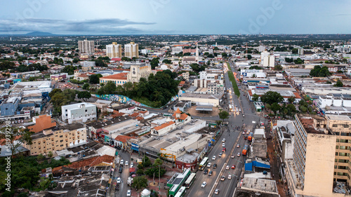 Fotografia a  rea de   rea urbana de Cuiab    capital do Mato Grosso