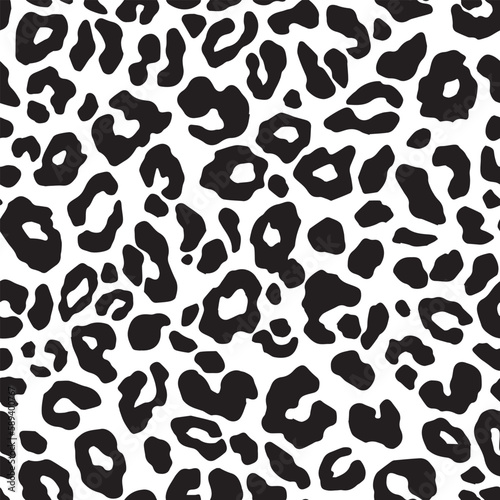 Leopard skin seamless pattern. Vector illustration background. 