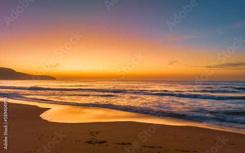 Fototapeta Naklejka Na Ścianę i Meble -  Soft hazy sunrise seascape