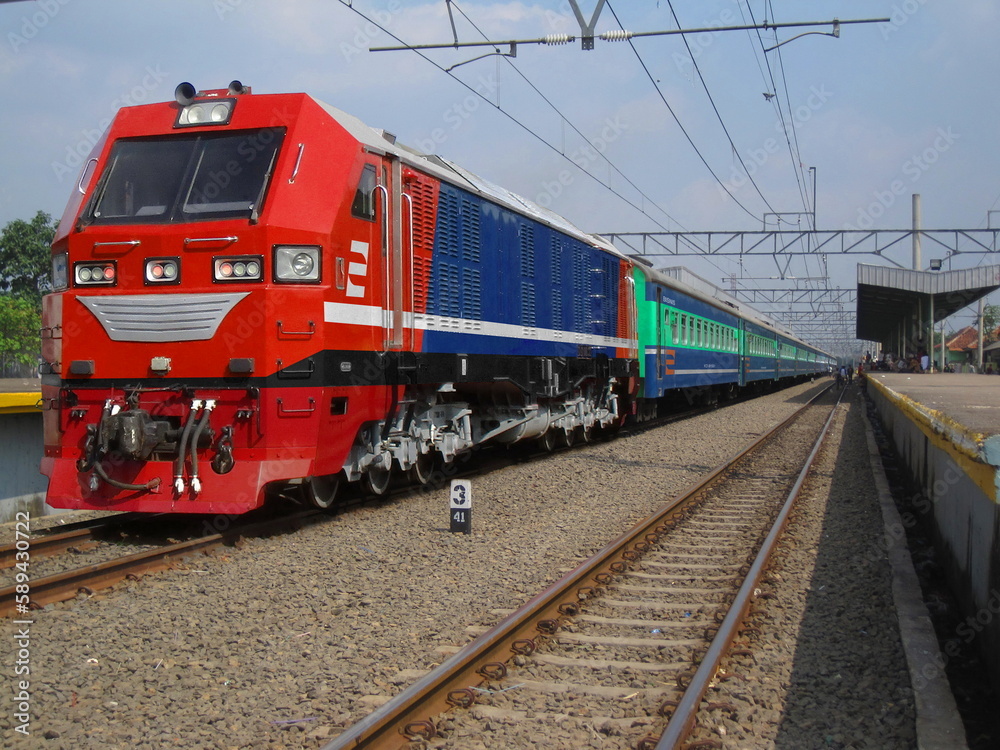 The locomotive that made in 2012 uses the Indonesian Locomotive livery in 90's.