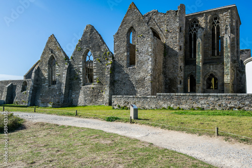 pointe de Saint-Mathieu, le phare, le sémaphore, l'abbaye à Plougonvelin en Bretagne