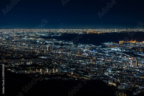 六甲山の夜景 © 博巳 川尻