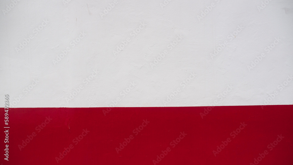 Pared pintada de blanco y rojo Pared pintada de blanco y rojo