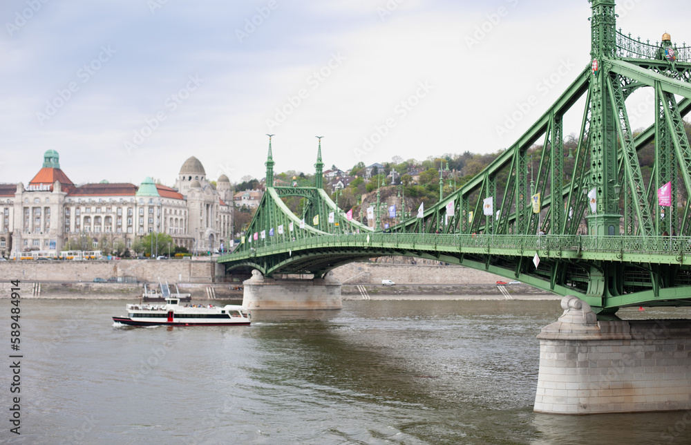 Fototapeta premium Liberty Bridge in Budapest on a cloudy day horizontal landscape panoramic shot