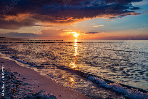 Fototapeta Naklejka Na Ścianę i Meble -  Sonnenuntergang am Zingster Strand.