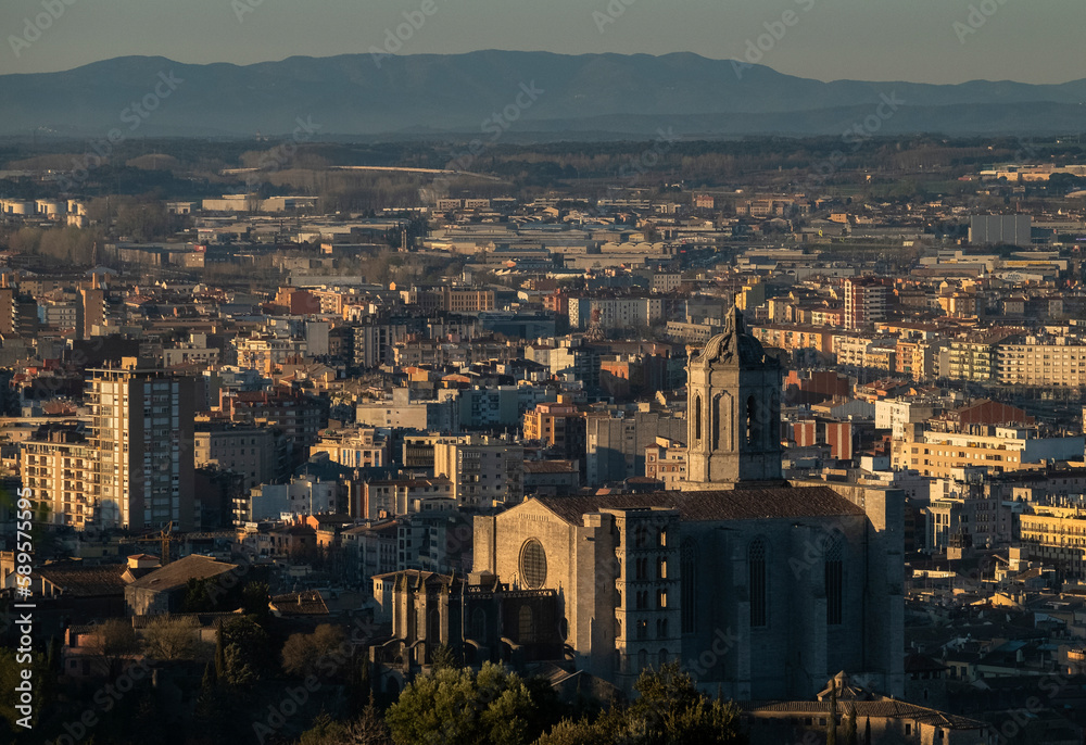 Fototapeta premium Vistas a la ciudad de Girona