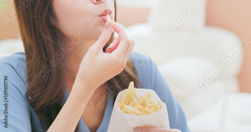 girl eat french fries