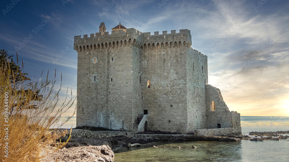 Vestige de la forteresse du monastère de l'île Saint Honorat à Cannes