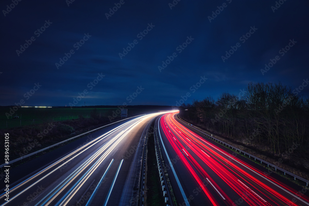 Langzeitbelichtung - Autobahn - Strasse - Traffic - Travel - Background - Line - Ecology - Highway - Night Traffic - Light Trails - High quality photo	
