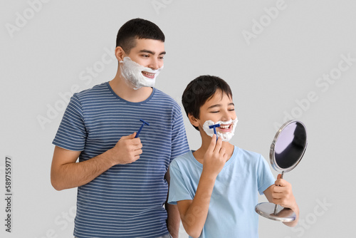 Father and his little son w...
