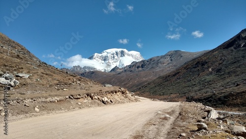 Road to Gurudongmar