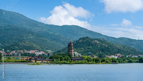 Lianyungang Huaguoshan Lake and Temple Pagoda