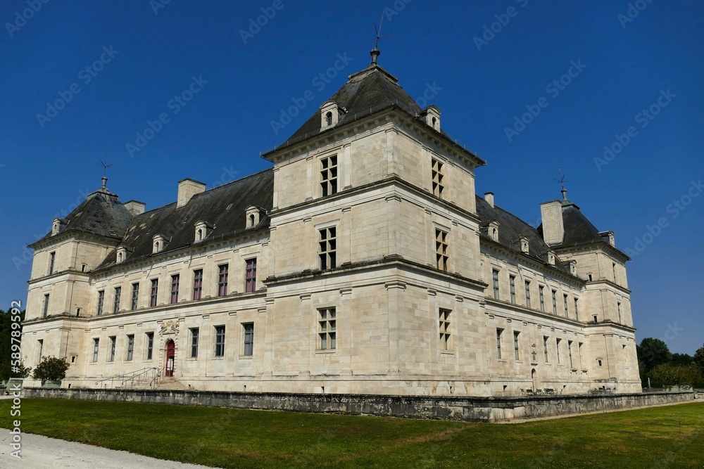L’angle Sud-ouest du château d’Ancy le Franc 