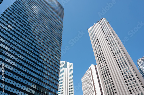 ビル群と青空