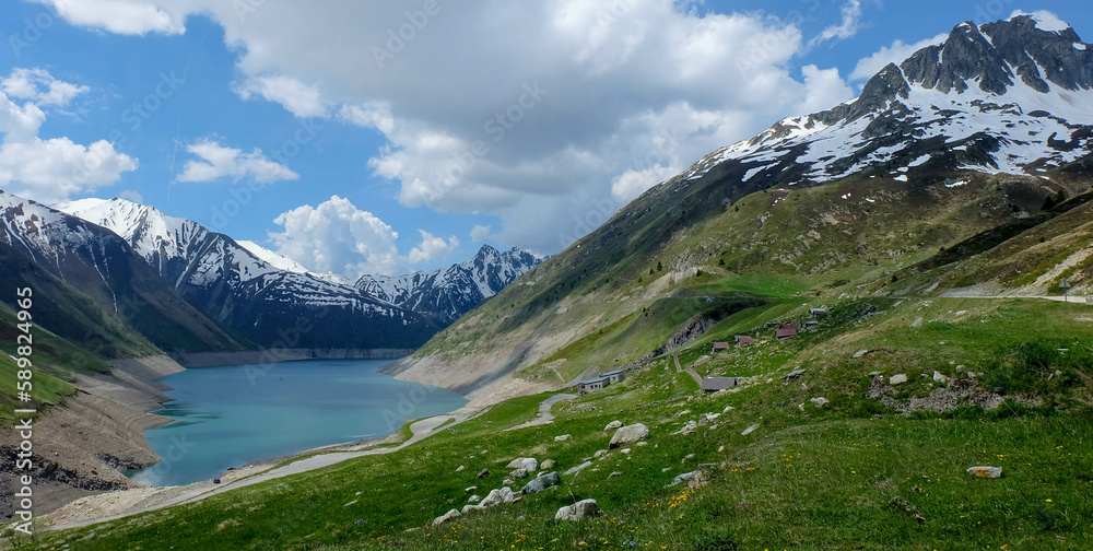 Alpen in Frankreich - Route des Grandes Alpes mit Stausee