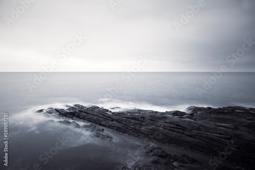 Smooth sea and clouds black and white © Léopold