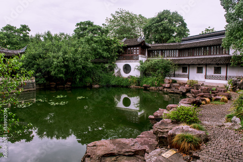 Xixi Hangzhou National Wetland Park  among which are scattered various ponds, lakes and swamps.
