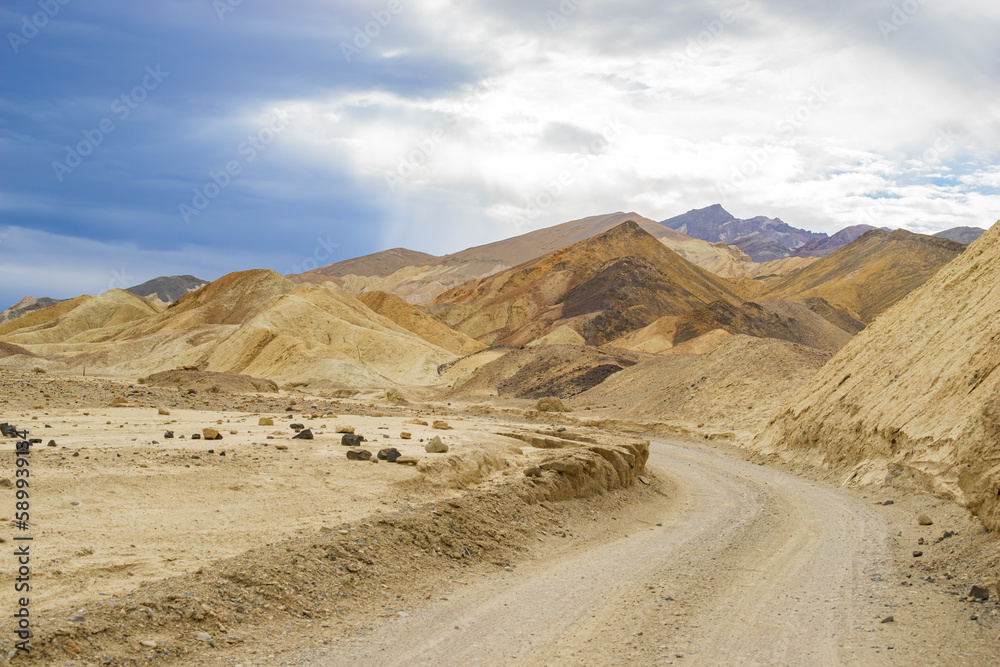 People hiking to the Zabriskie Point